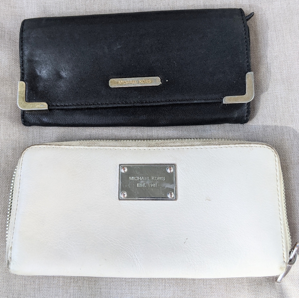 2 Michael Kors wallets black & White large wallet